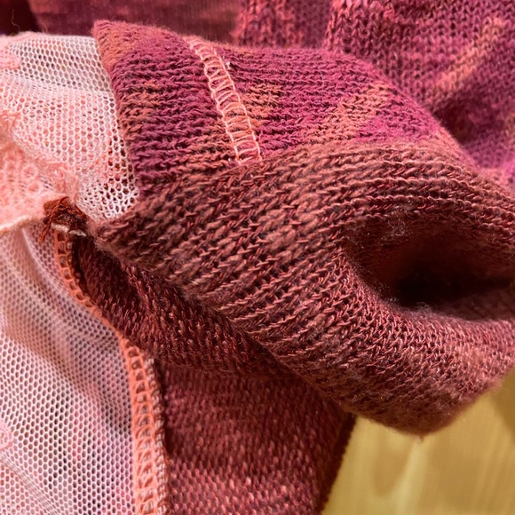 Daytrip boho knit top with faux buttons and lace accents. Size L. PTP 18” - Picture 7 of 10